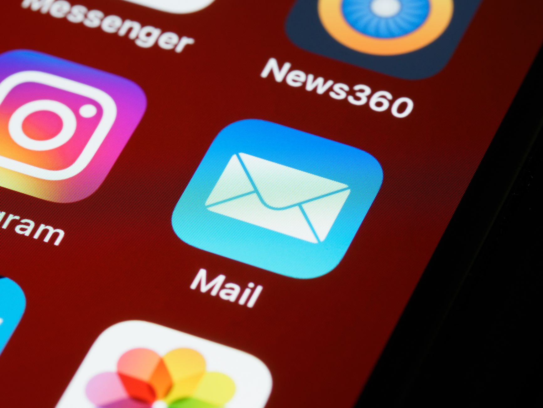 Un email construit entièrement en image, ouvert vide faute d'affichage des visuels