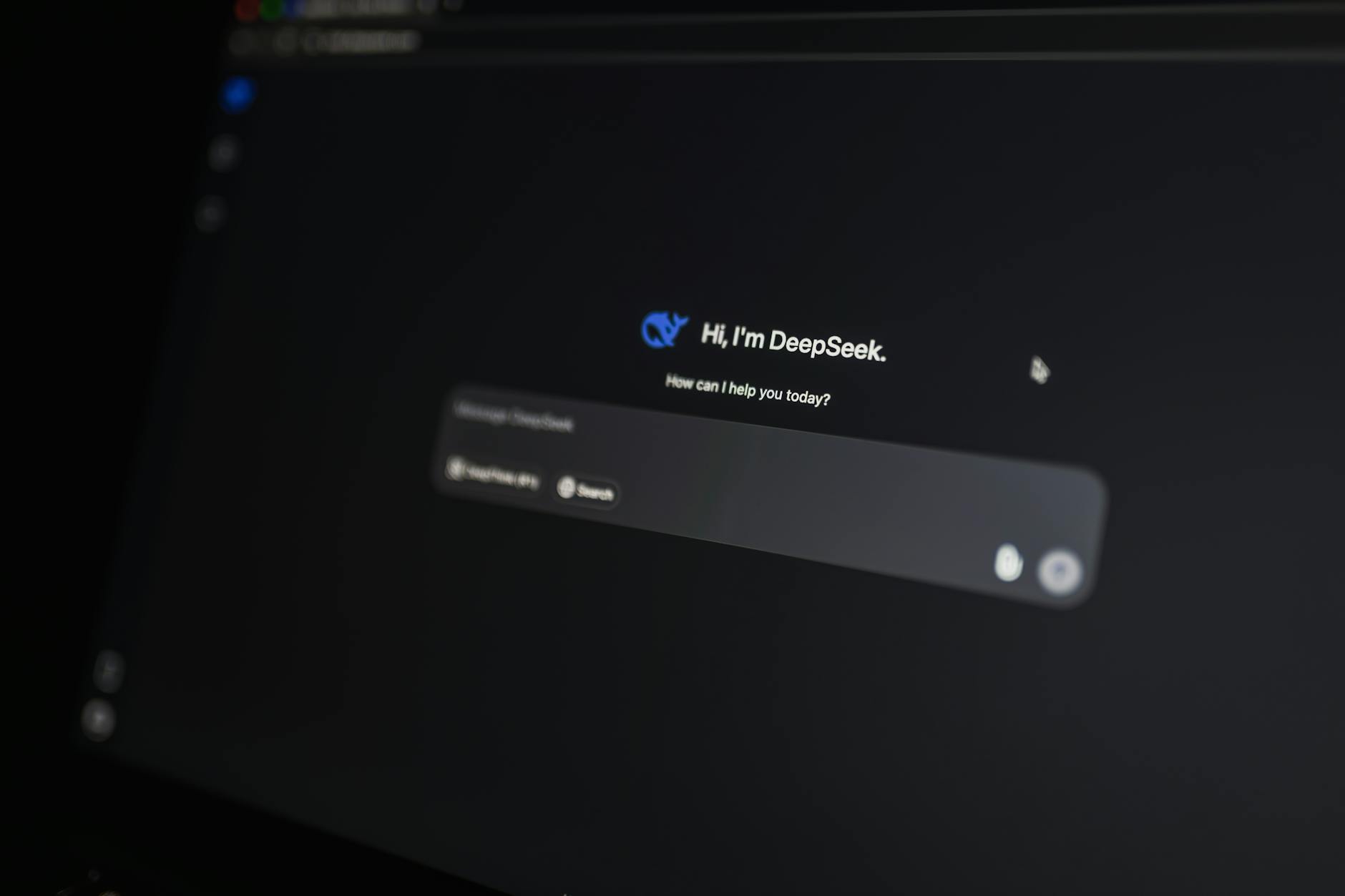 Interface IA conversationnelle sur écran d'ordinateur